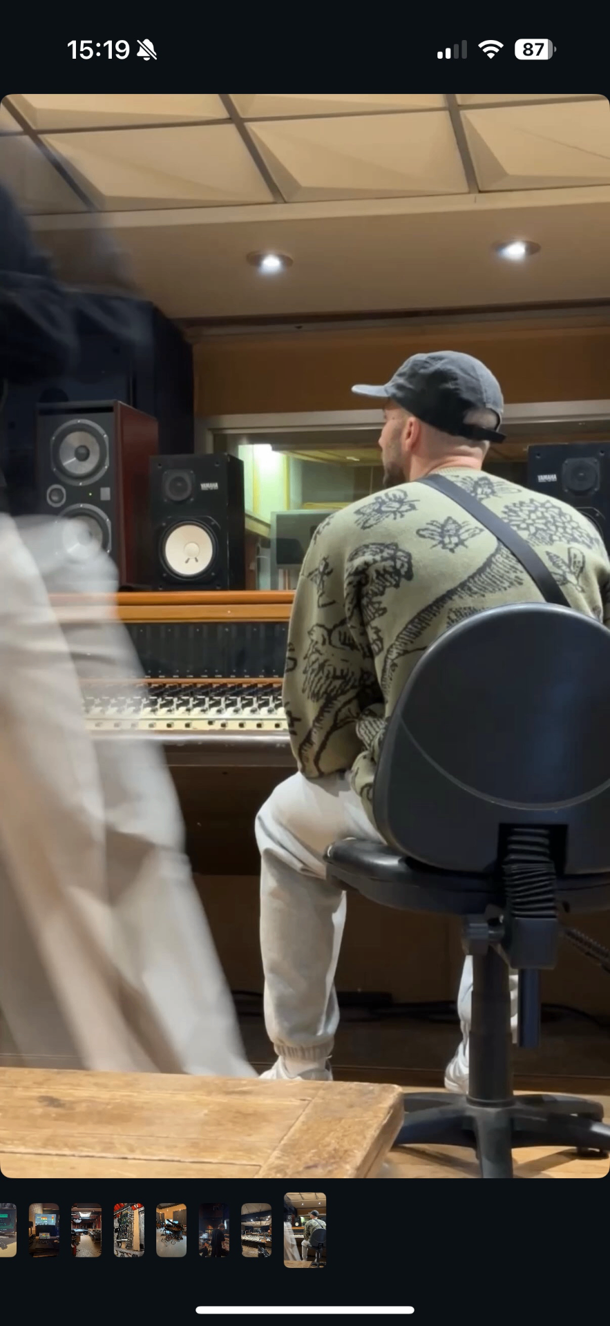 subscriber at the mixing console